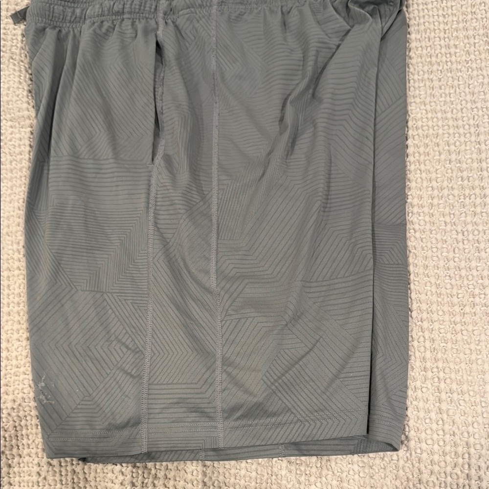 Under Armour Men's Athletic Shorts in Gray - Picture 3 of 5